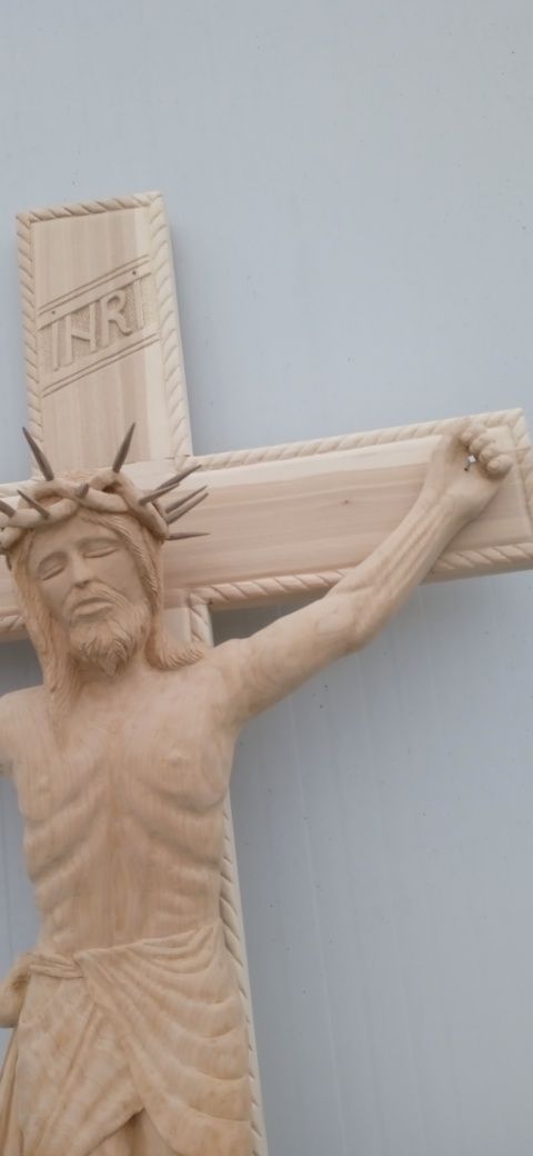 Troita crucifix Isus sculptata lemn arta donatie biserica