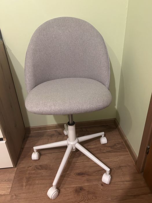 Удобен офис стол