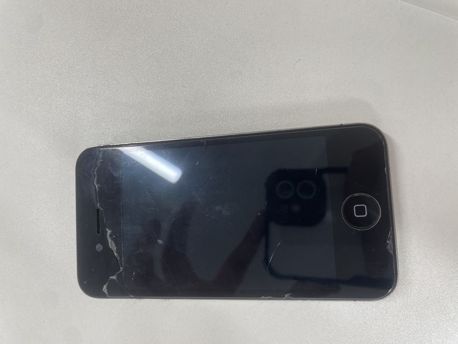 iPhone 4s,13.5гб памяти