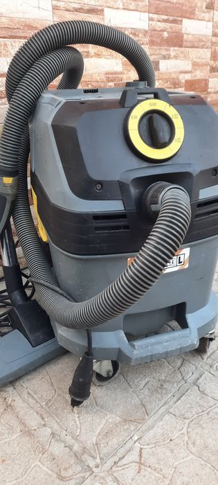 Прахосмукачка  Karcher  nt30/1 Tact Тупалка Сухо Строителство Почиства