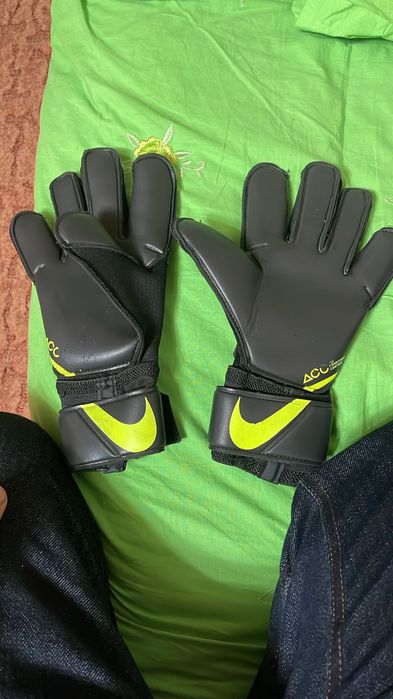 Вратарские перчатки размер 10