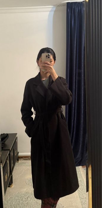 Женское черное пальто