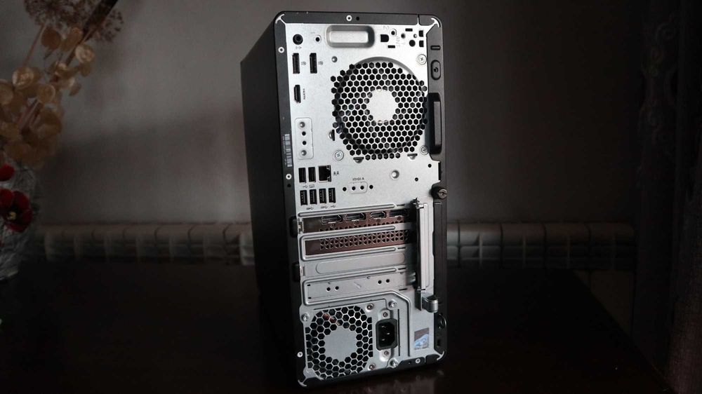 Sistem Desktop HP Z1 G9 Tower Intel Core i9-14900 32GB 1TB SSD RTX4060