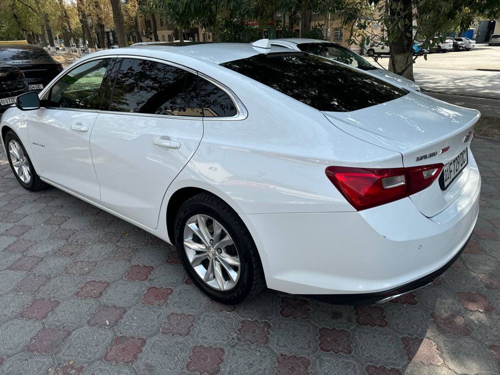 Malibu 2 turbo , 117000km yurgan sirochni.