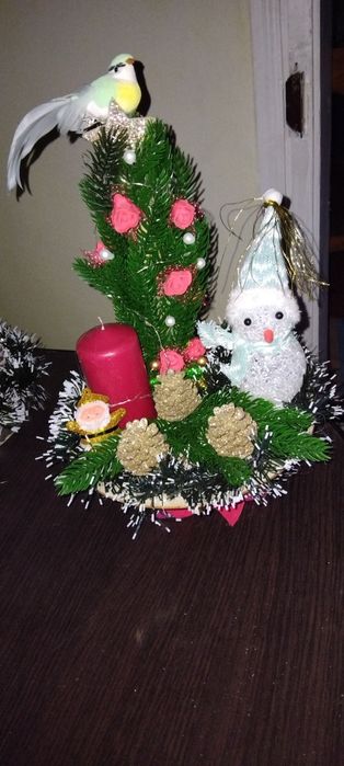 B7chete din satin realizate atent cu sclipici .cat și ornamente de cra