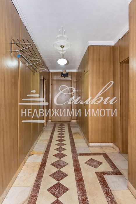 Четиристаен ТУХЛЕН апартамент - кв.Математическа гимназия!