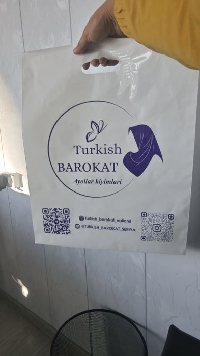 Brend paket logotip paket mayka hamda reyter paketlarga pechat bosish