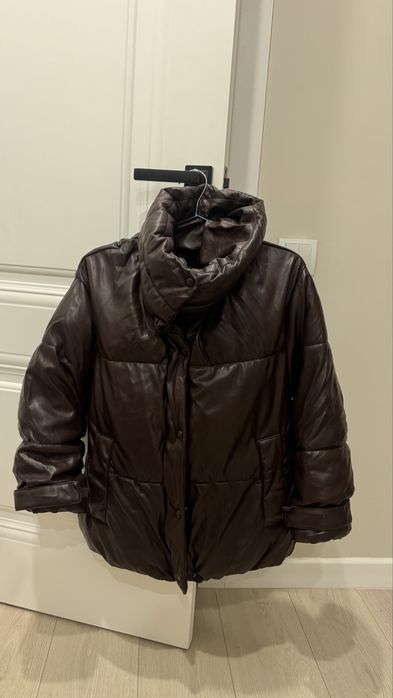 Кожаная куртка от Stradivarius