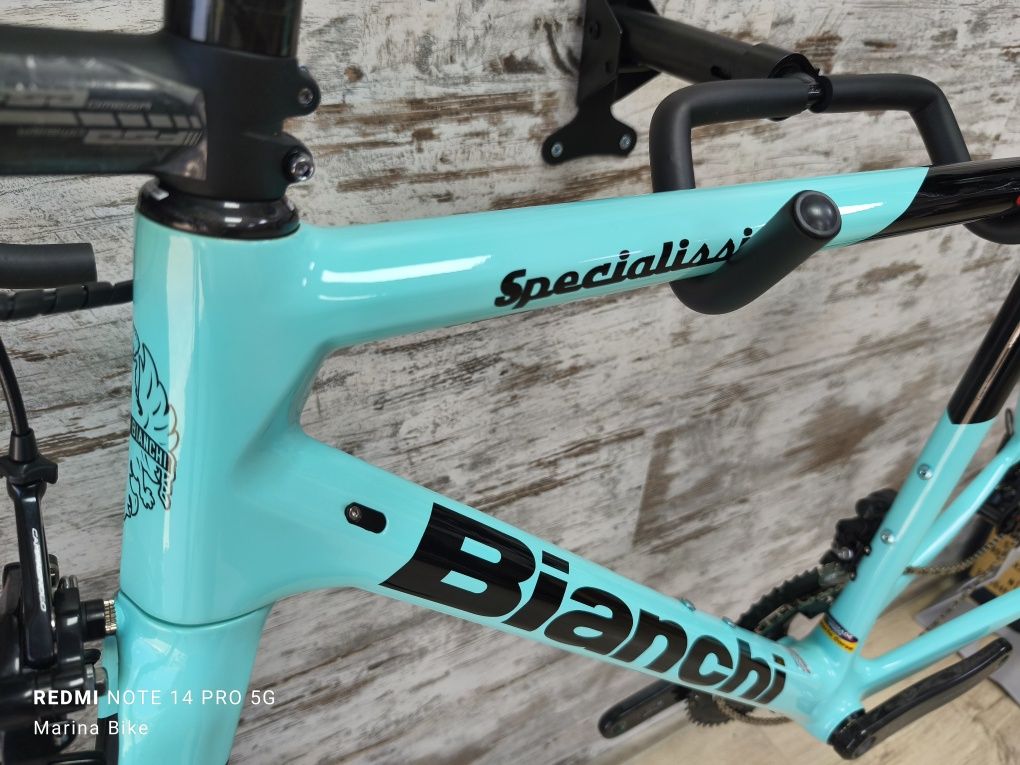 НОВ карбонов шосеен велосипед  без капли Bianchi Specialissima EPS
