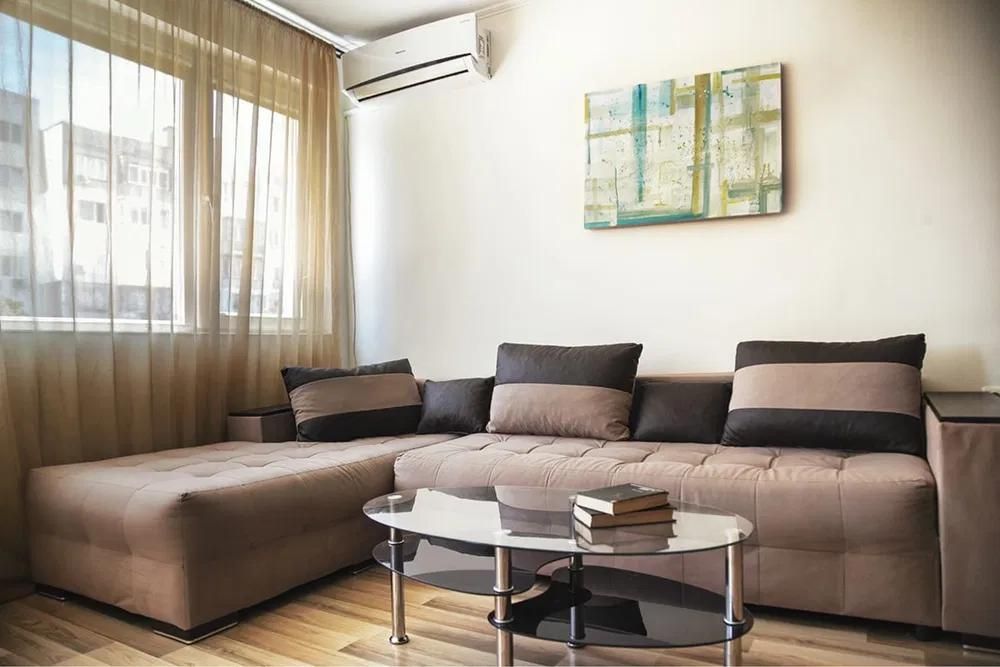 Дава се под наем Двустаен апартамент в Варна, Базар Левски - 70 кв.м за 600 € - Снимка #1