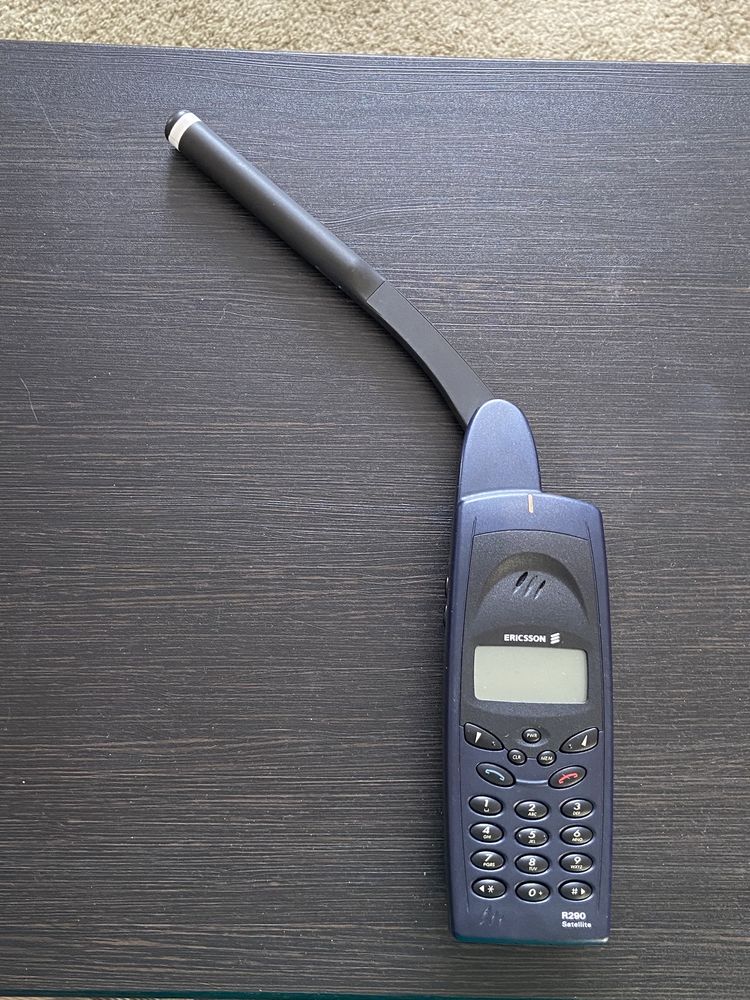 Спутниковый телефон Ericsson R290
