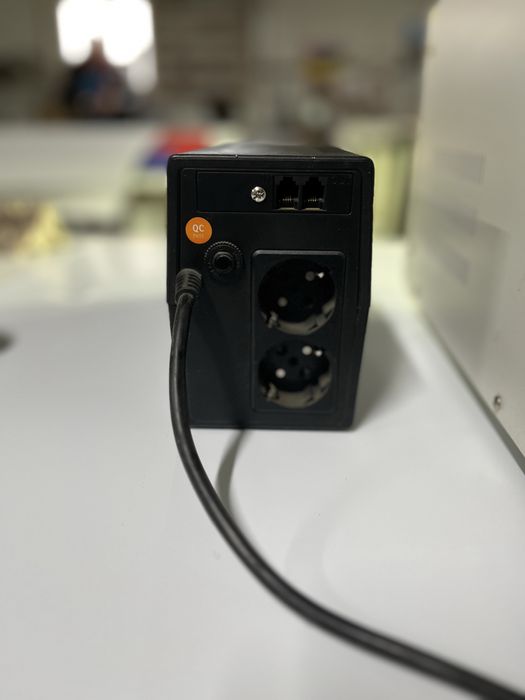 UPS uri si stabilizator electric