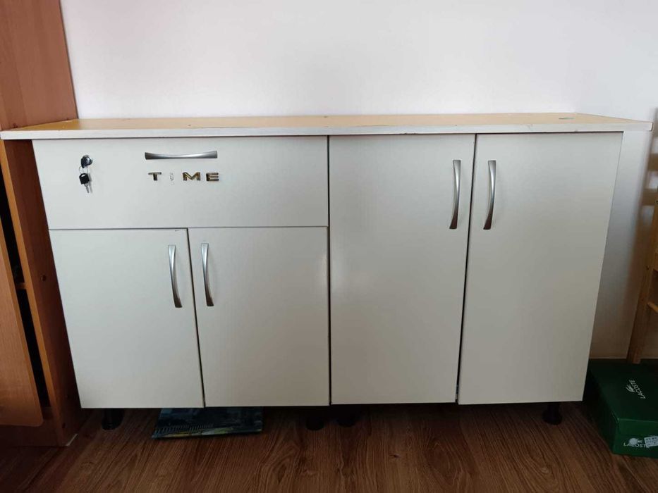 Срочно продам Шкаф