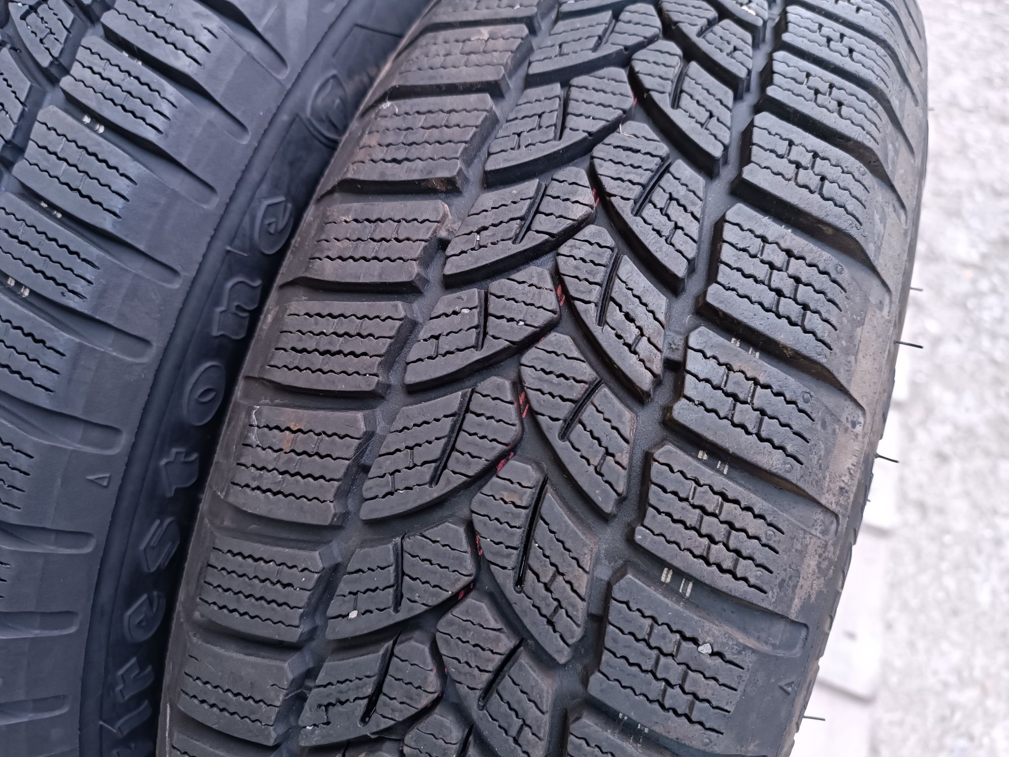 2бр зимни гуми 165/65/15 Firestone