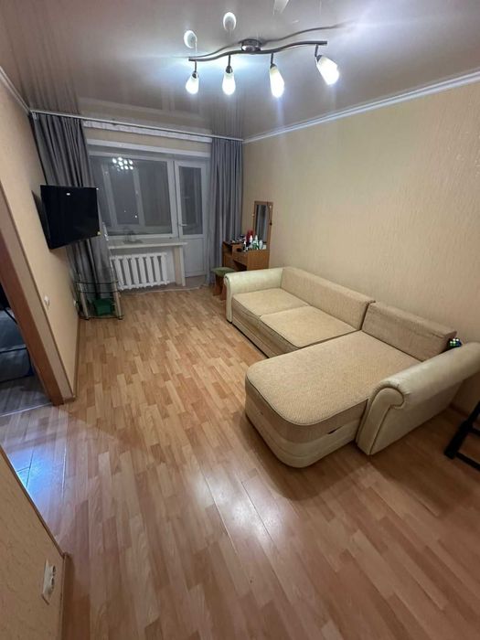 1,5ка, Крылова, 77, 3 ЭТАЖ, балкон остеклен, можно в ипотеку, ремонт.