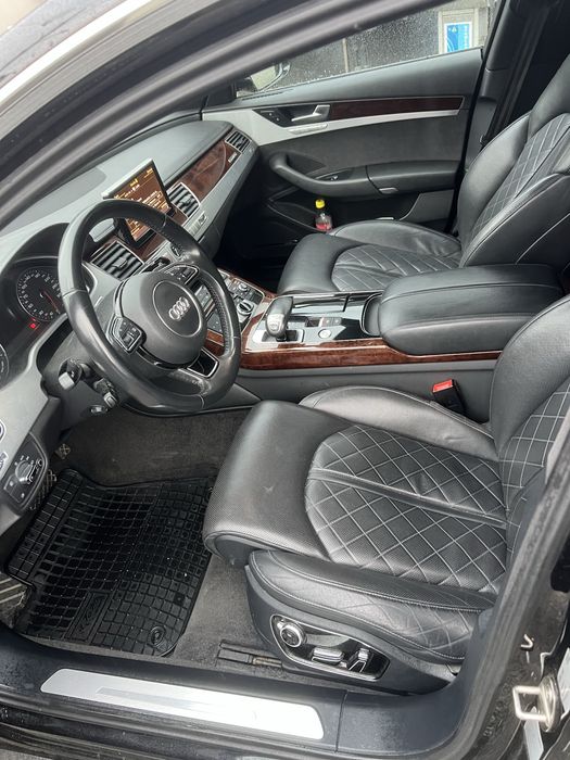 Vand Audi A8 2012 quattro (4x4)
