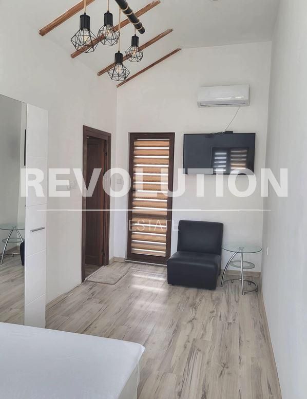 Дава се под наем Къща в Варна, Виница - 170 кв.м за 800 € - Снимка #1