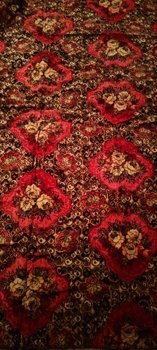 Паласы Два разные по фото их видно , они б/у но в хорошем состоянии.