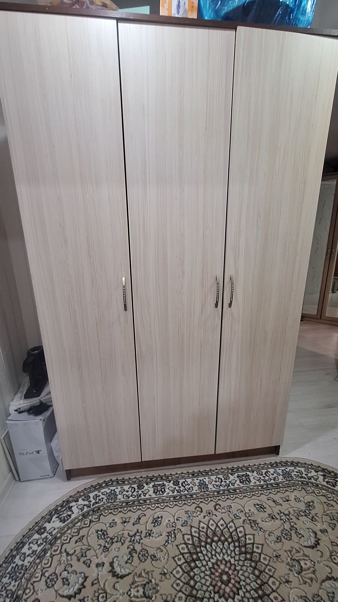 Продам шкаф для одежды