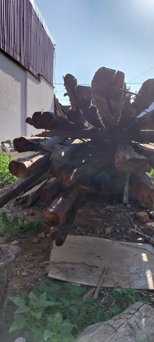 Vand lemn provenit din demolarea unei case din anii 30.