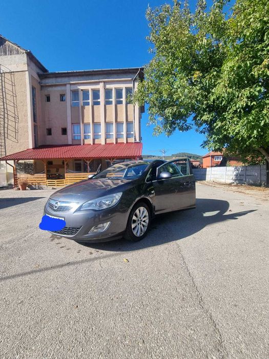 Opel Astra J 2010 1.3 Benzina