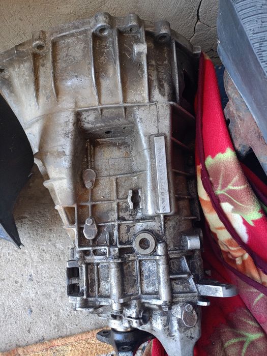 Каропка мерседес 124