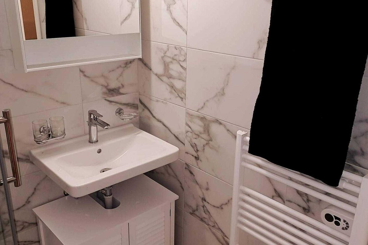 Дава се под наем Двустаен апартамент в София, Зона Б-5 - 63 кв.м за 453.9 € - Снимка #4