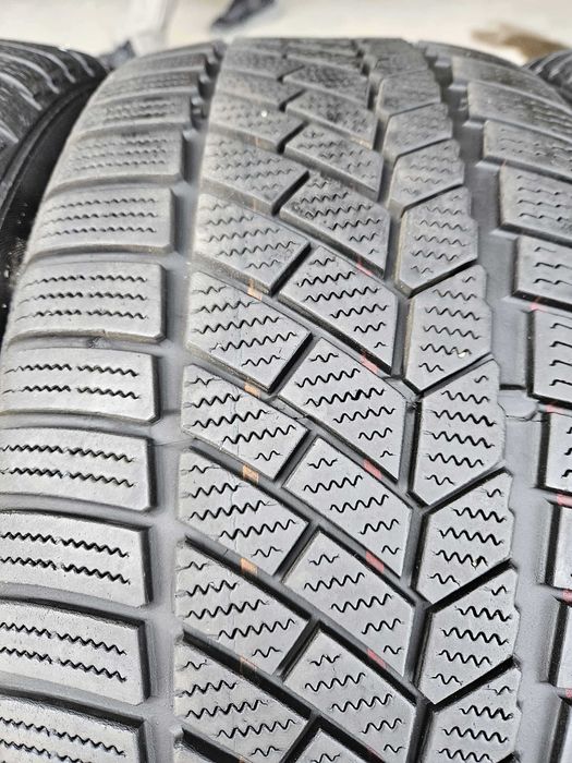 SET 4 Anvelope Iarna 225/45 R18 CONTINENTAL ContiWinter - Runflat