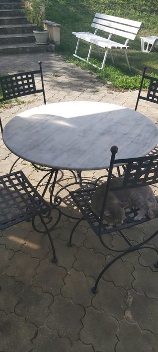 Masa metal cu blat marmura diam. 1m ,3 buc