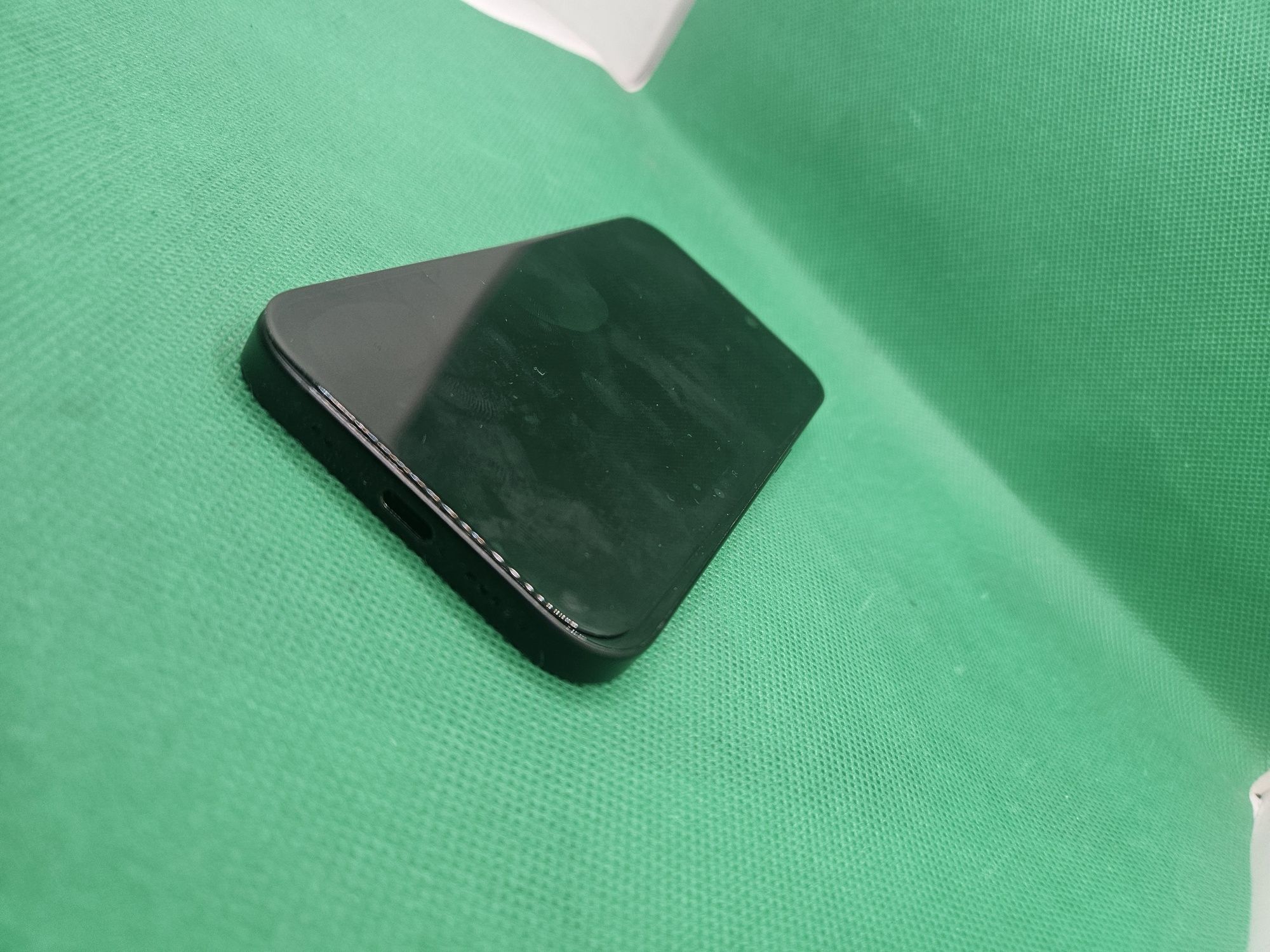 Carcasa si Display Iphone 15•Amanet Lazar Crangasi •51141