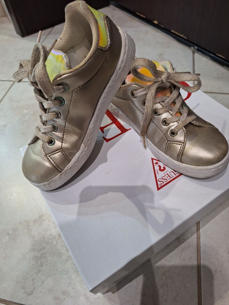 Детски сникърси Guess