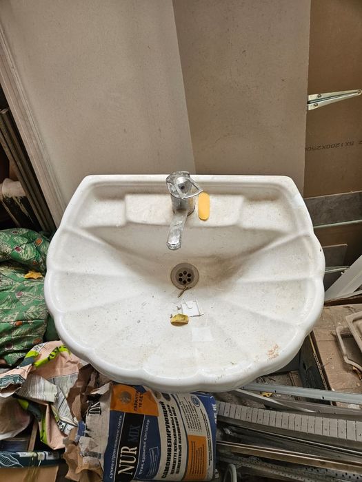 Продам раковину в хорошем состояние