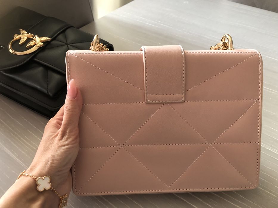 Чанта pinko невероятнив бяло и пепел от рози,черно синьо и циклсмено