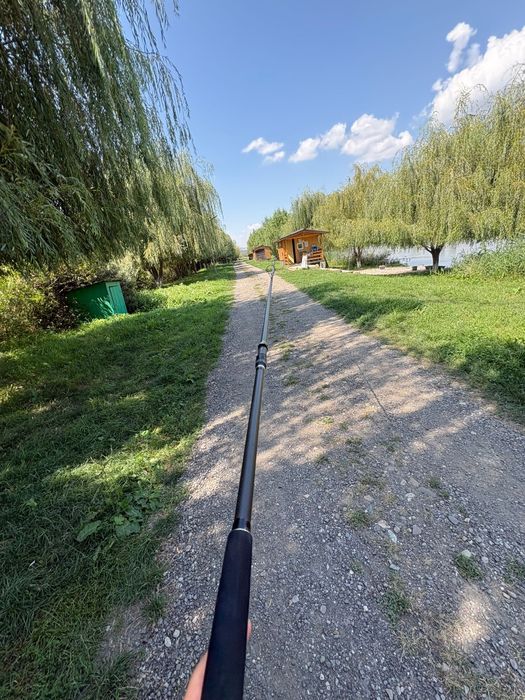 Vând lansetă avid spomb