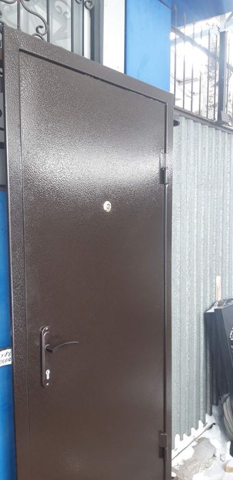 Изготовление металлических дверей.