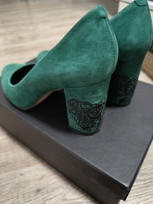 Продам туфли 35 размер , подойдут на 35,5