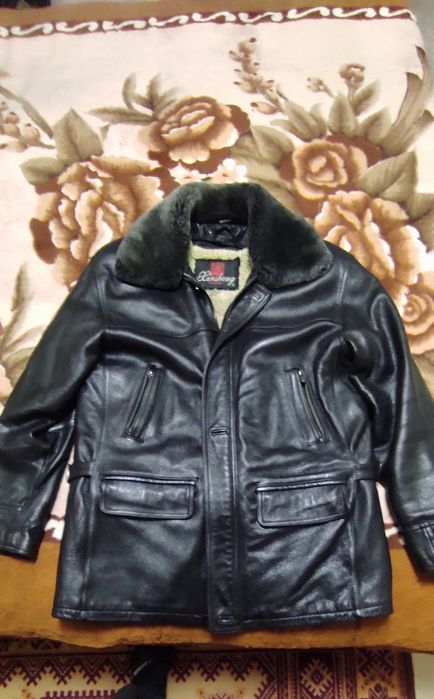 Продается Куртка,чистая кожа.