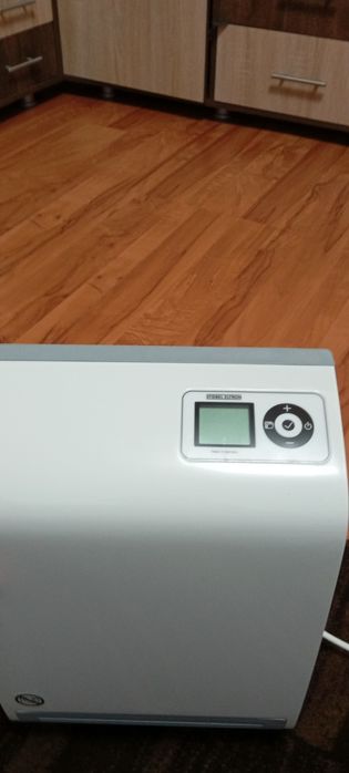 Convector electric de perete cu termostat 2000w