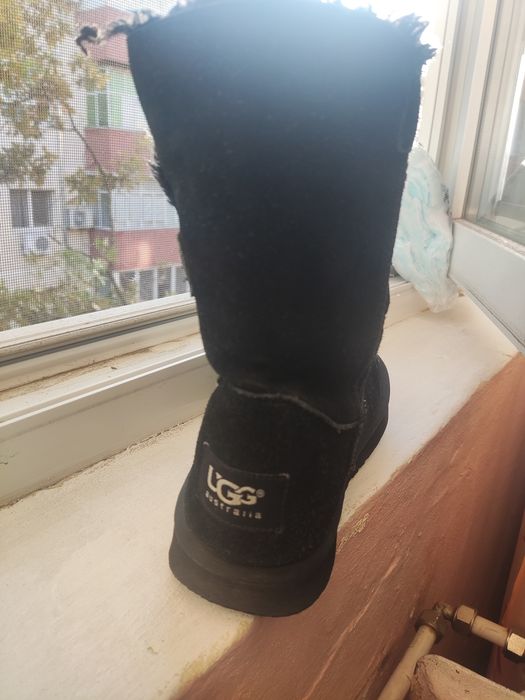 Vând cizme UGG Australia mărime 36