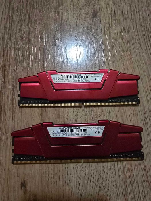 Placute RAM DDR4 16GB, 3200MHz, CL15