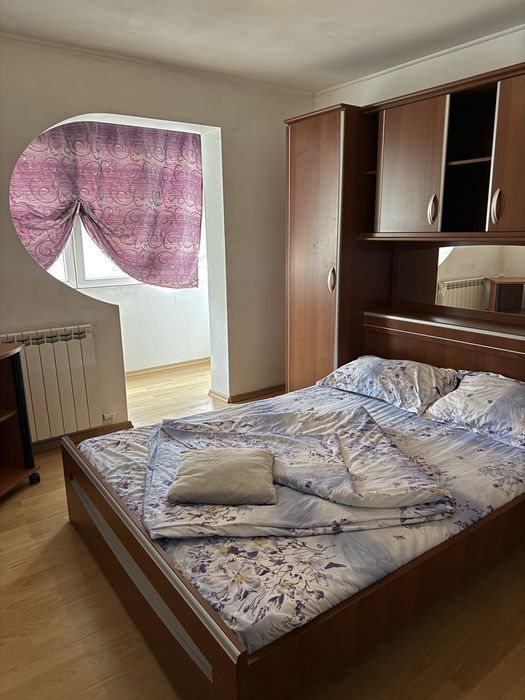 Inchiriez apartament cu  3 camere