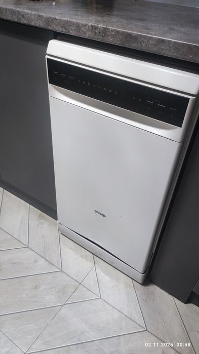 Продам посудоемочную машину.