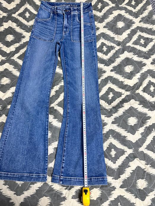 Джинсы American Eagle, Uniqlo