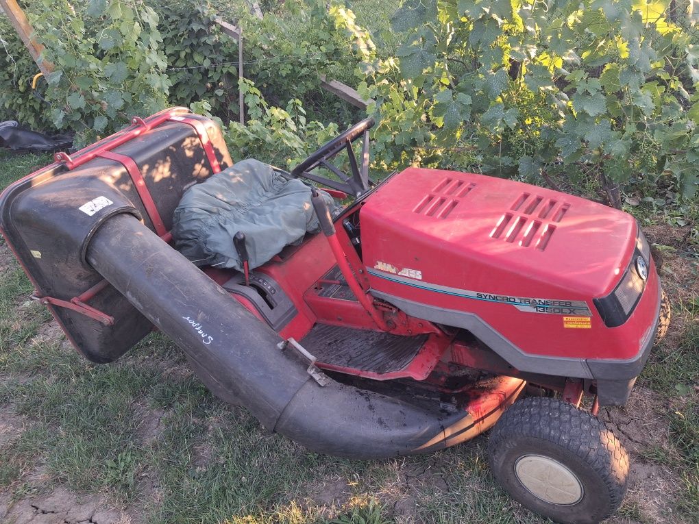 Tractoras de tuns iarba