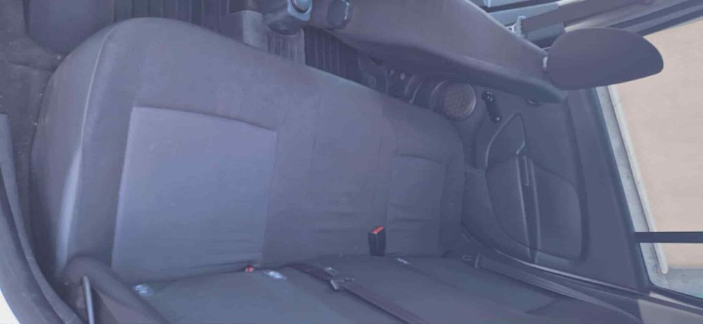 Vând sau schimb Dacia Logan