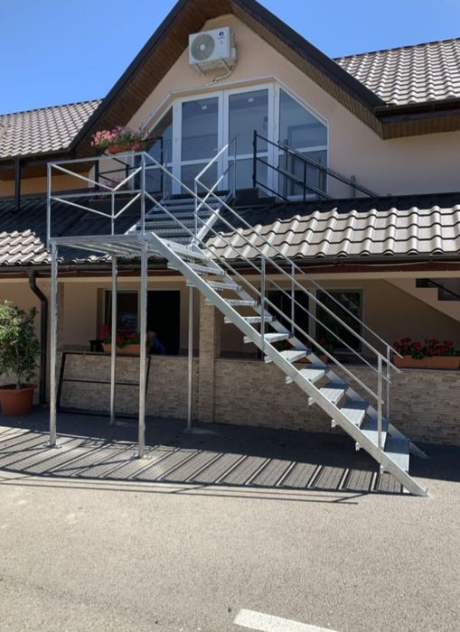 Scari metalice galvanizate