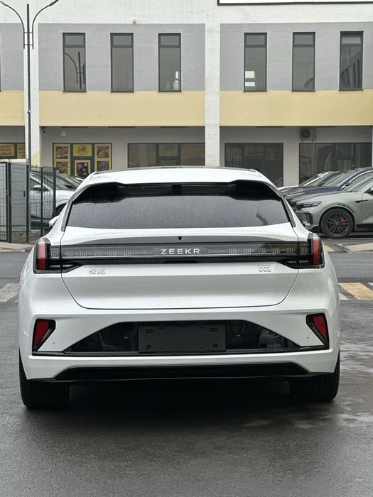 Zeekr 001 you Sport 2025 yangi