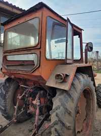 Vând cabina tractor universal 650