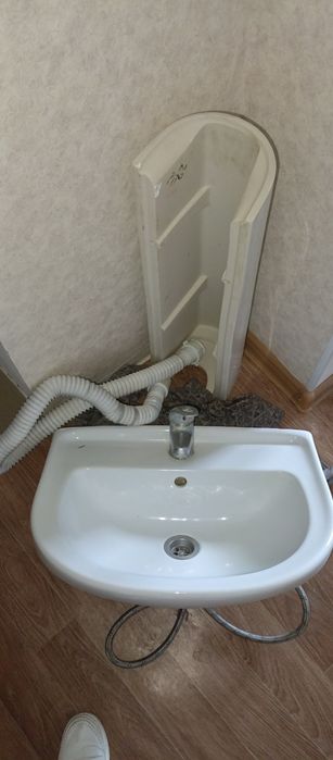 Продам РАКОВИНУ на Ножке!