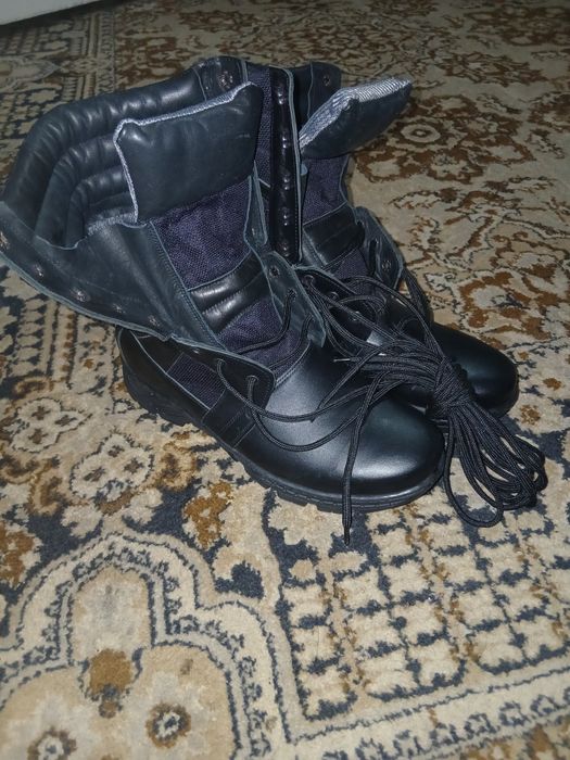 Продам кожаные берцы